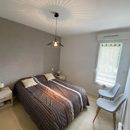 Le Maxymel - Parking Шато-д'Олон