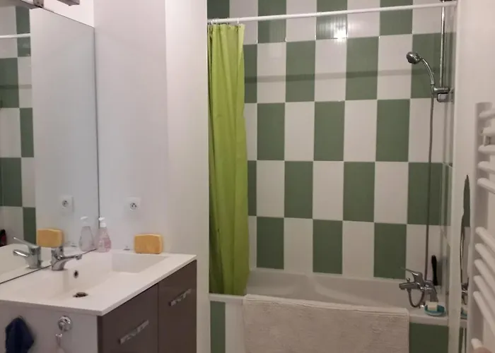 Le Maxymel - Parking Апартаменты Шато-д'Олон